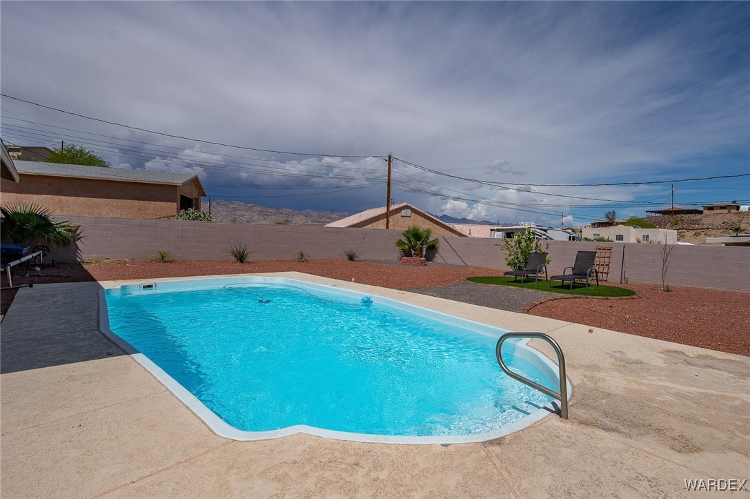 1805 Escalera Circle