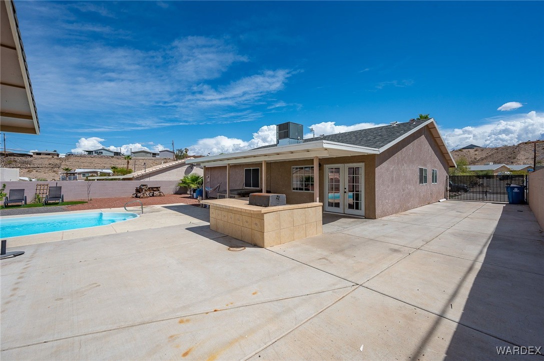 1805 Escalera Circle