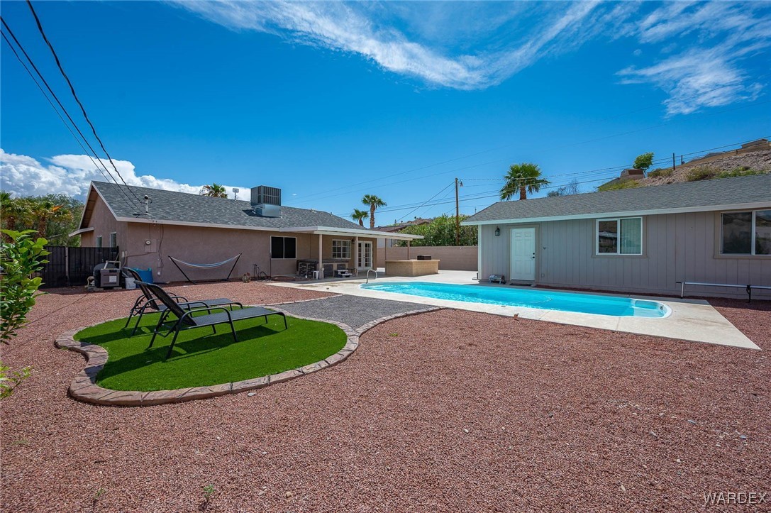 1805 Escalera Circle