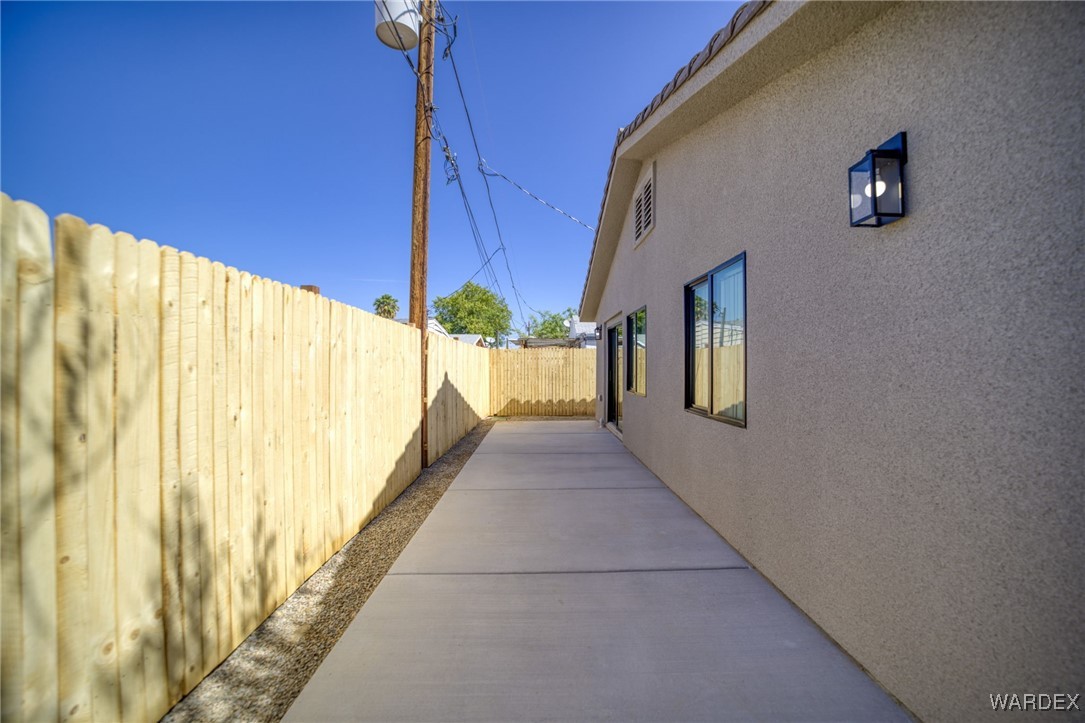 1889 El Monte Drive