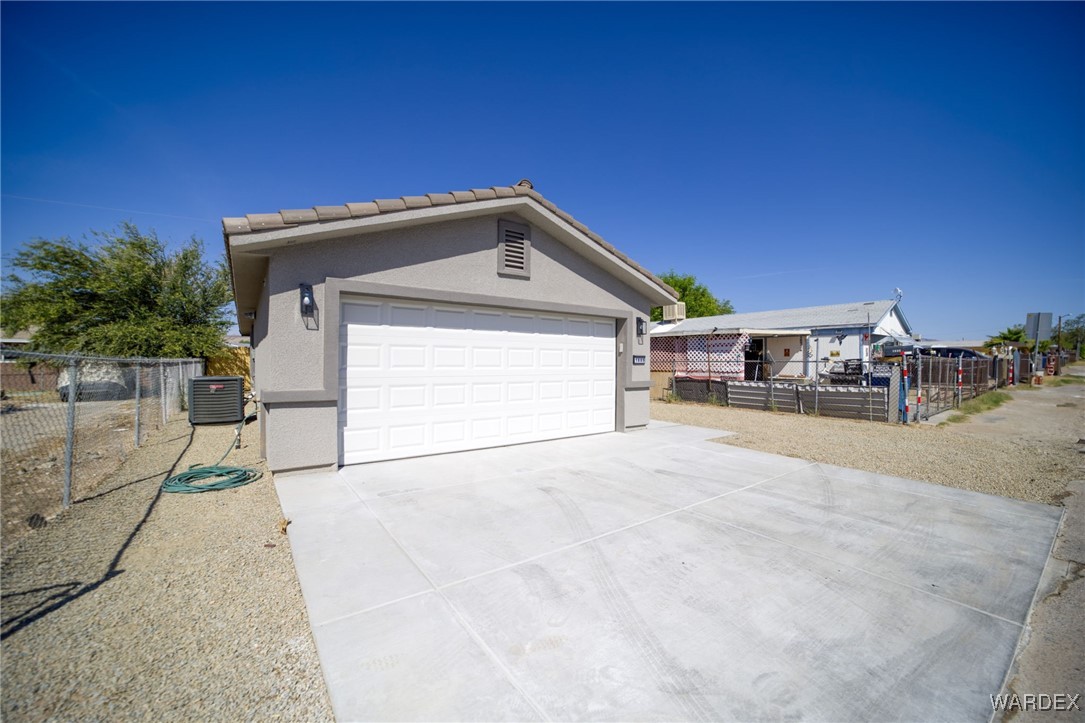 1889 El Monte Drive