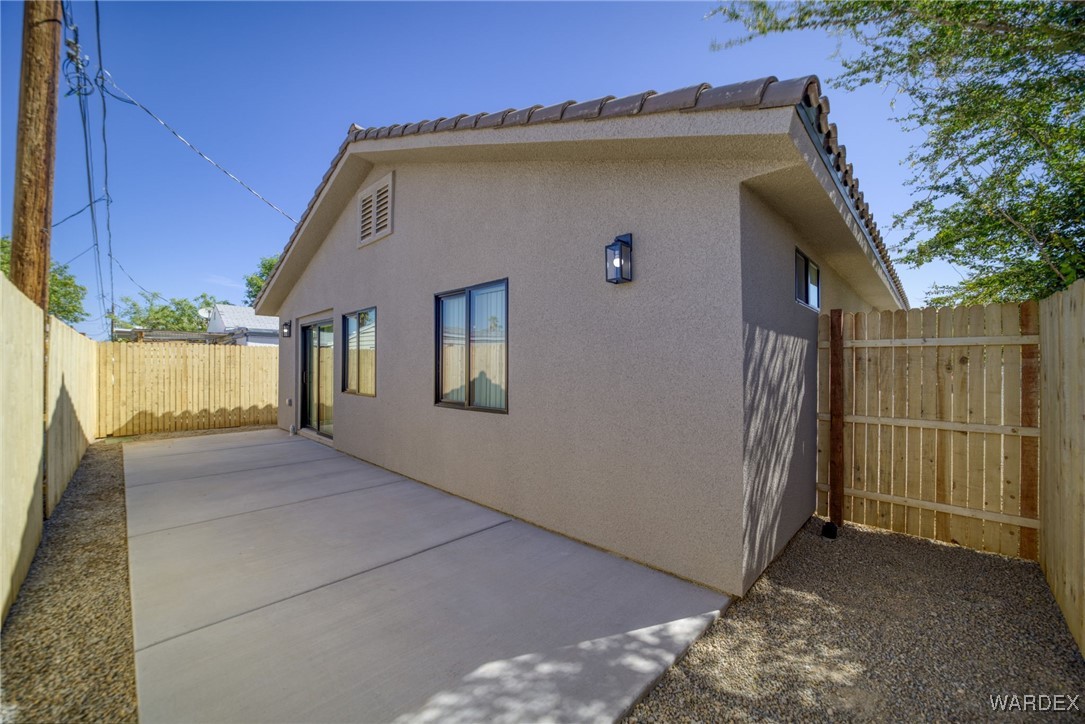 1889 El Monte Drive