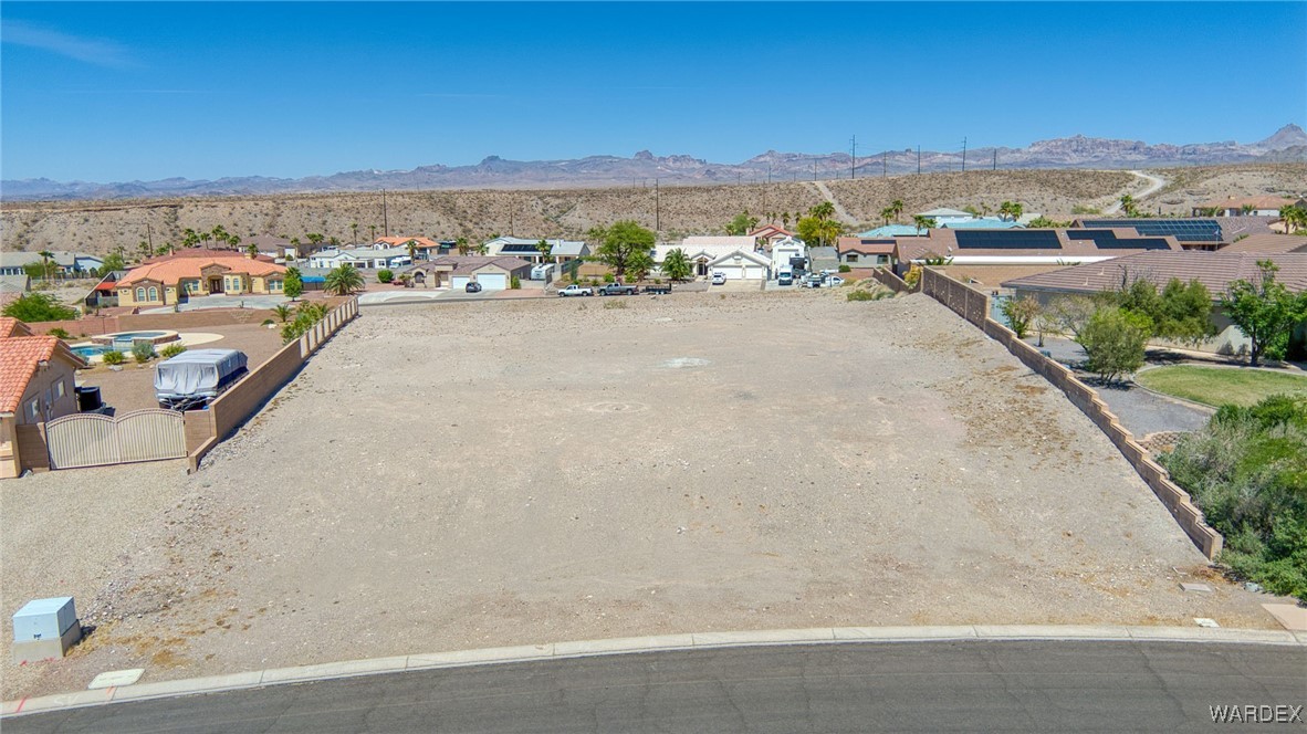2883 Cresthill Drive