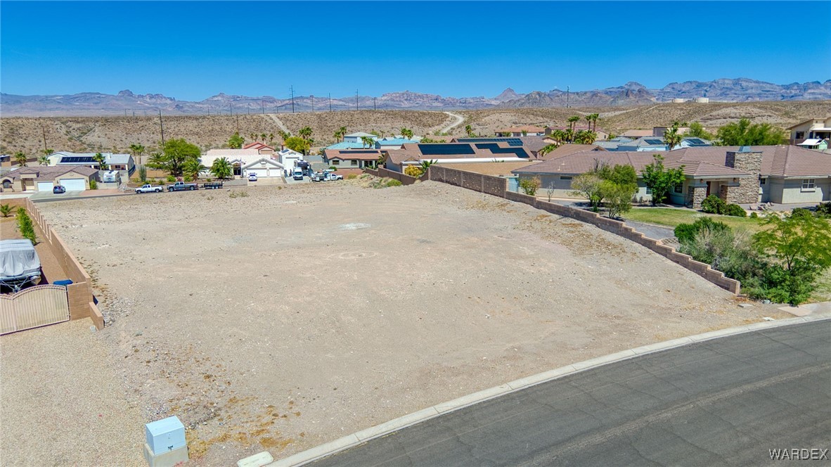 2883 Cresthill Drive