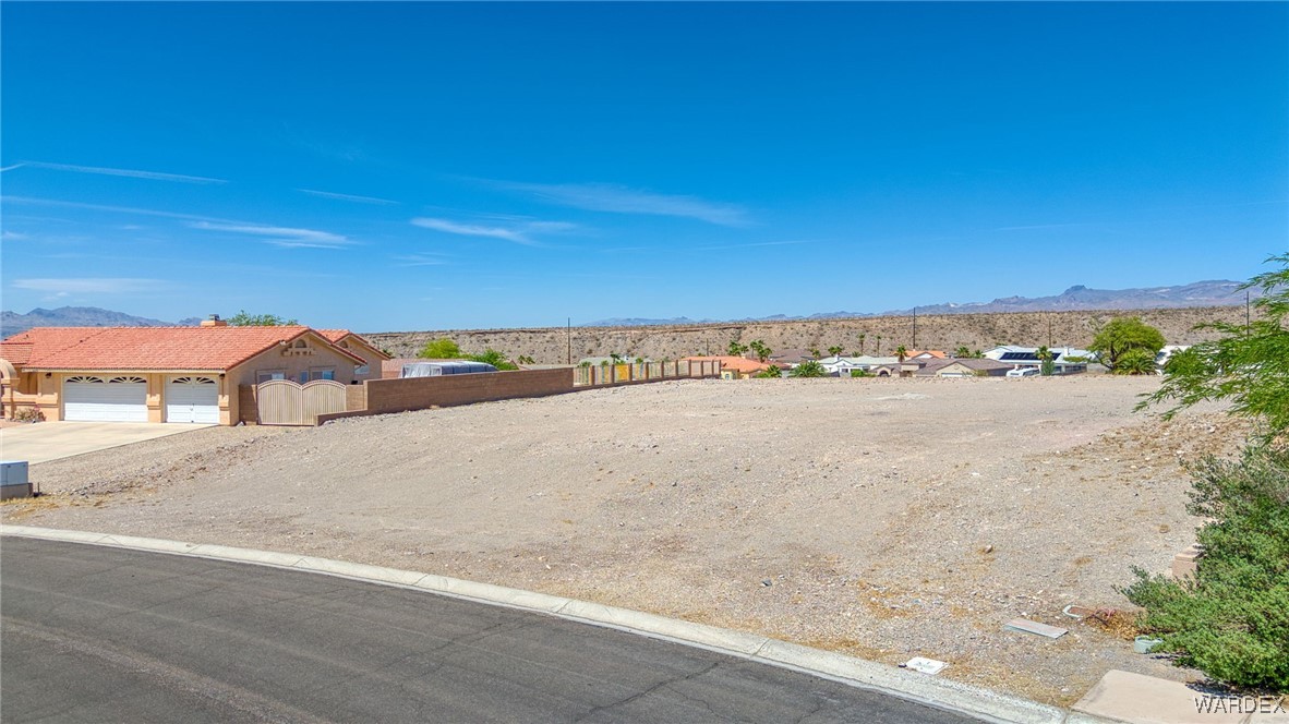 2883 Cresthill Drive
