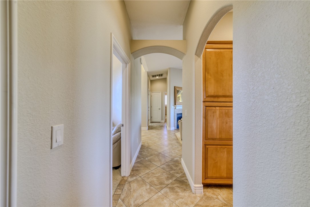 6136 S Bella Vista Drive