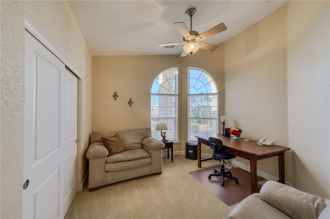 6136 S Bella Vista Drive