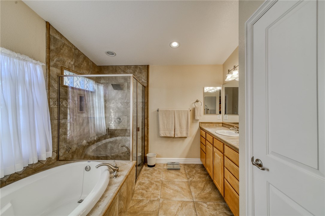 6136 S Bella Vista Drive