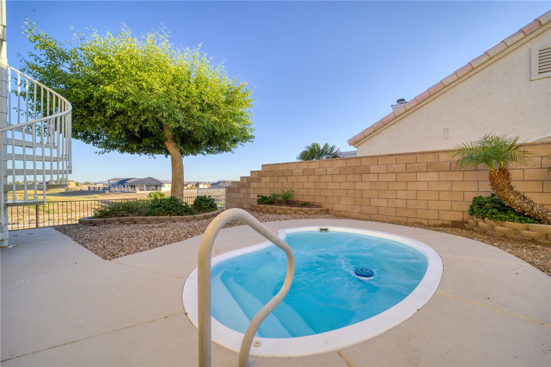 6136 S Bella Vista Drive