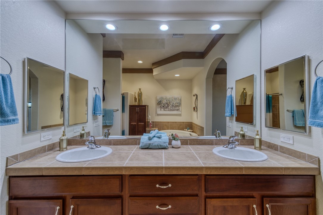 936 Talon Pointe Drive