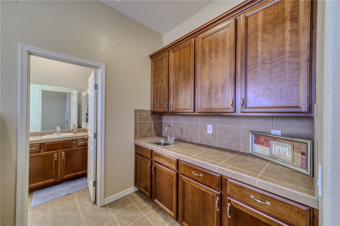 936 Talon Pointe Drive