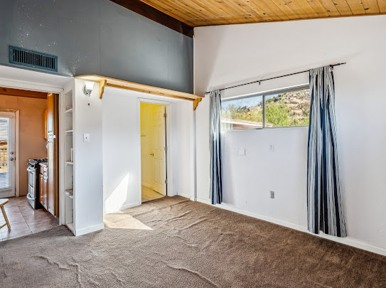 3485 Mountain Drive