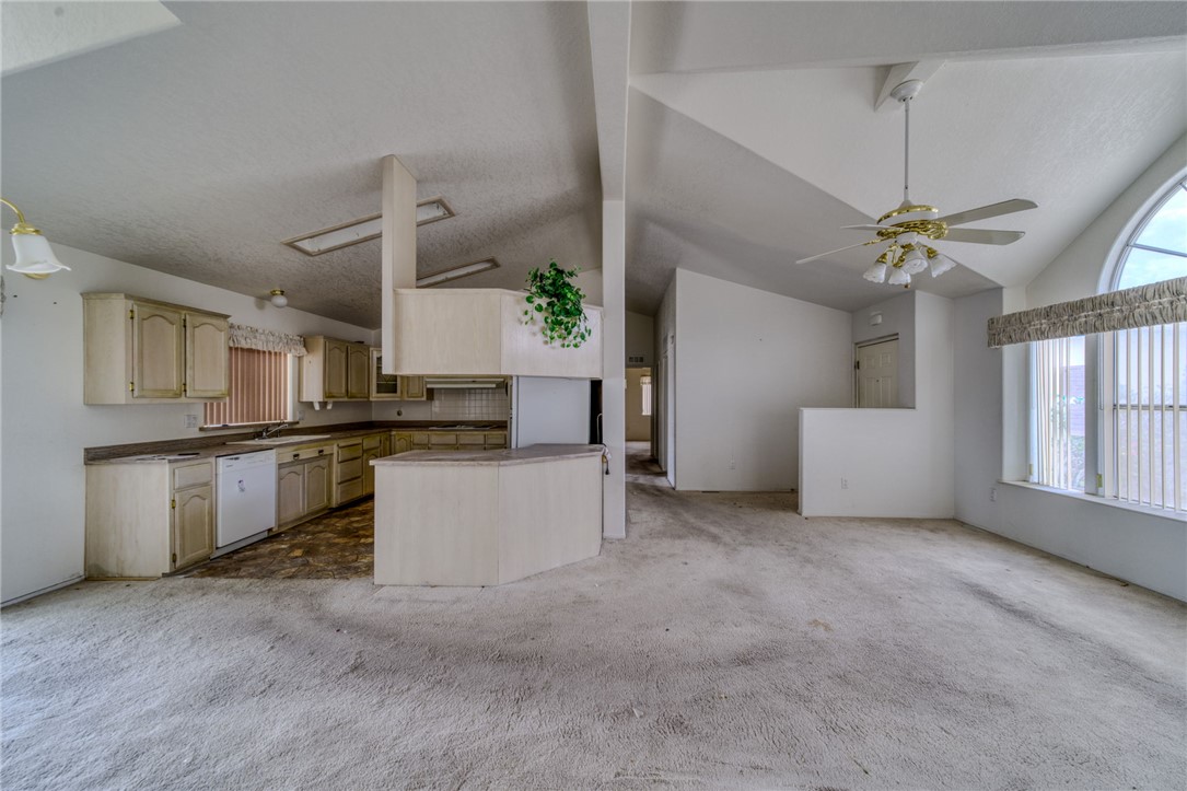 2612 E Sunrise Vista Boulevard