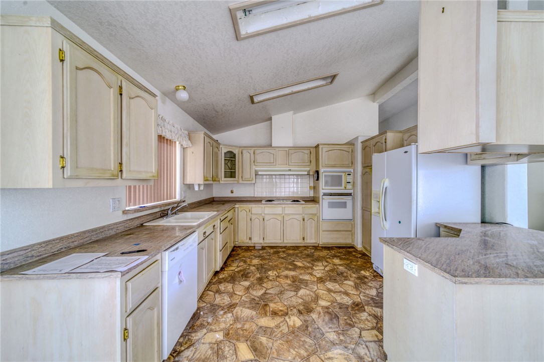 2612 E Sunrise Vista Boulevard