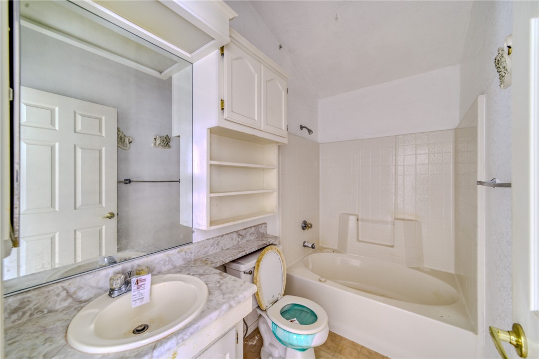2612 E Sunrise Vista Boulevard