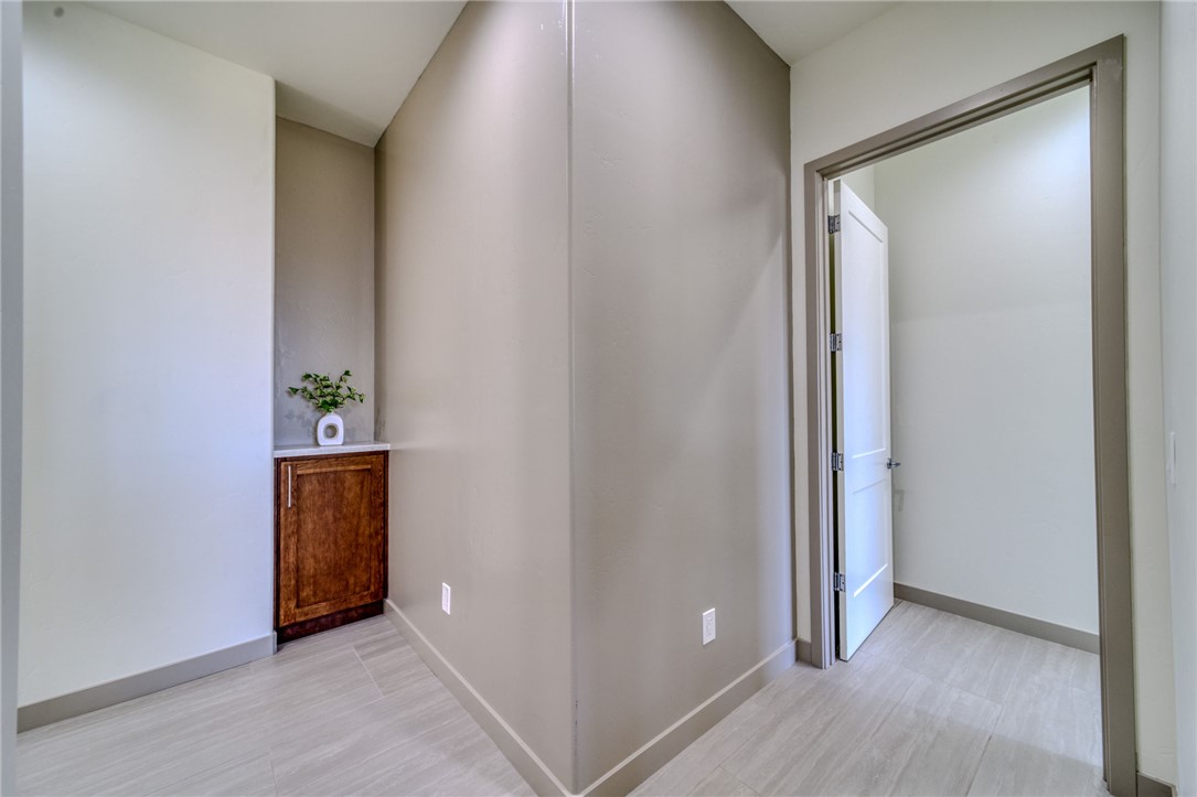 2379 E Paseo Mallorca