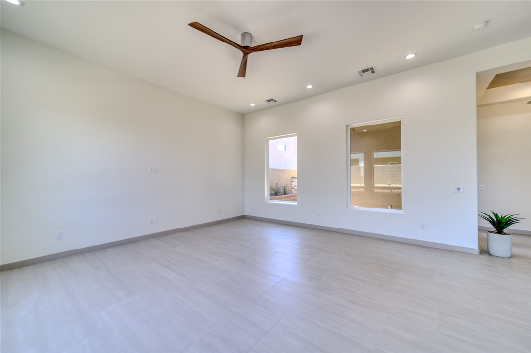 2379 E Paseo Mallorca