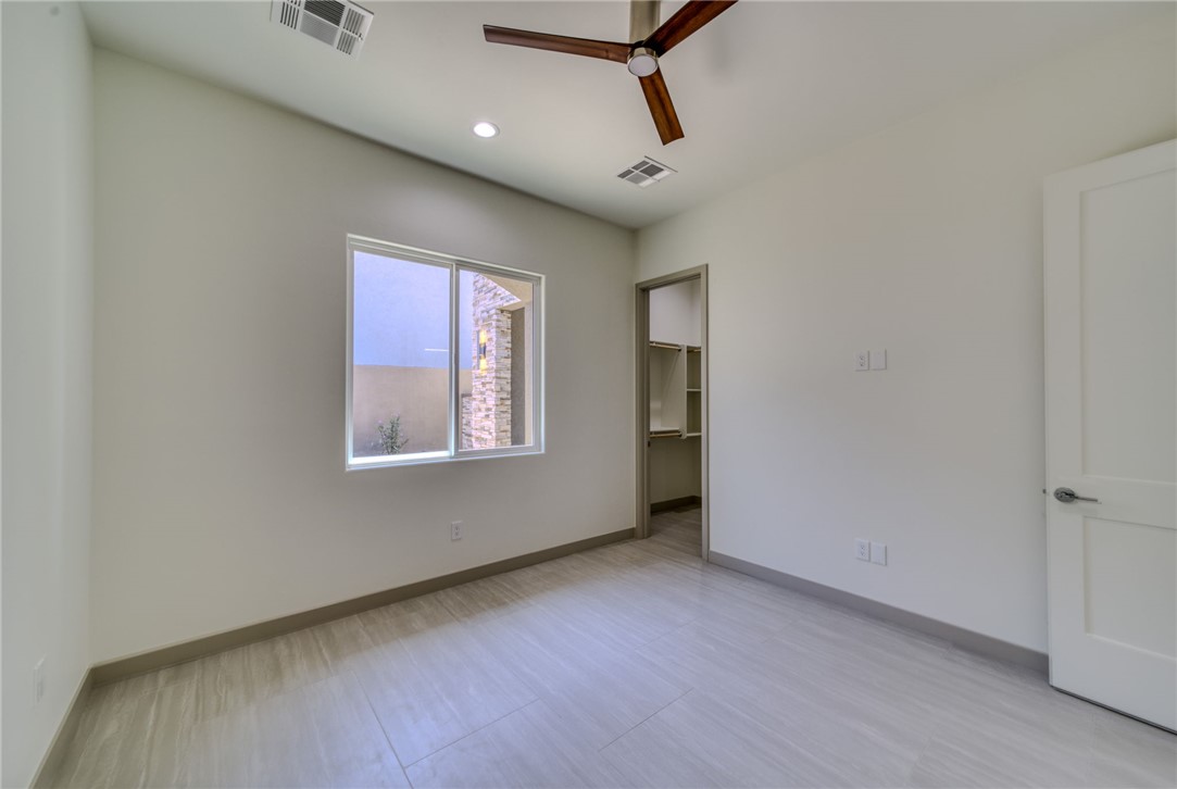 2379 E Paseo Mallorca