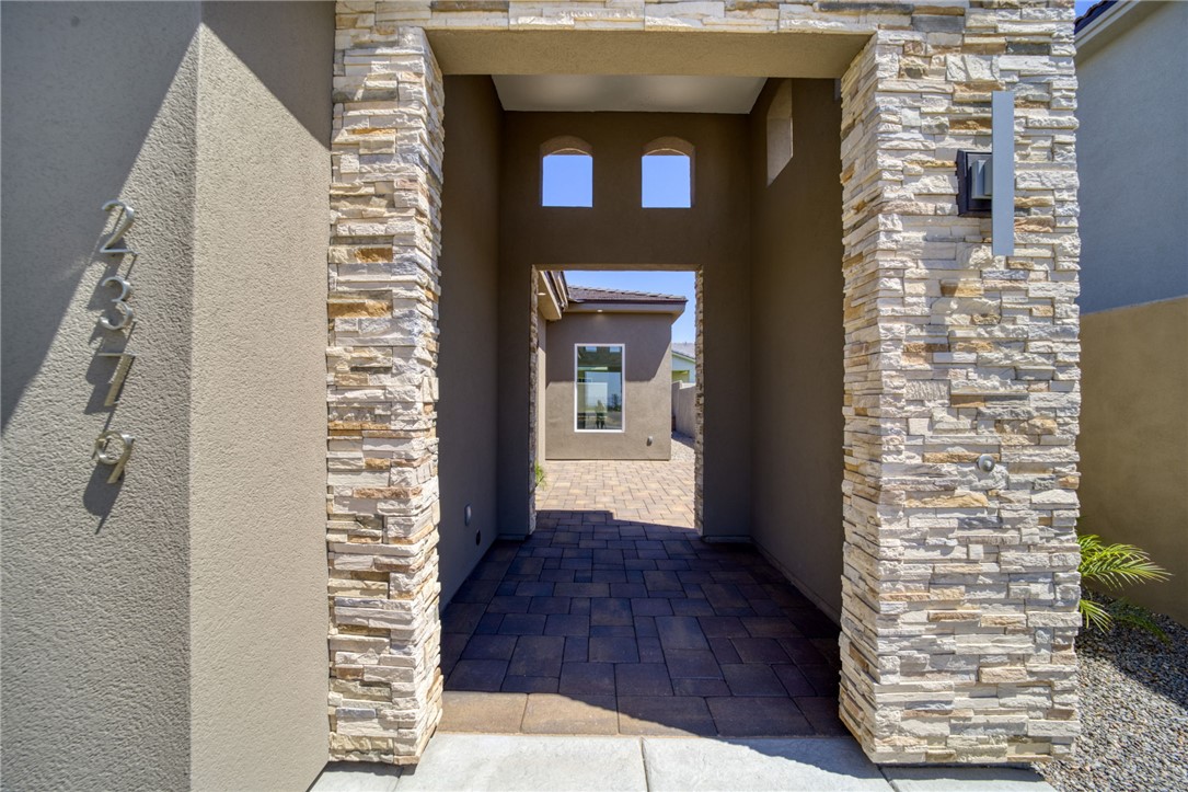 2379 E Paseo Mallorca