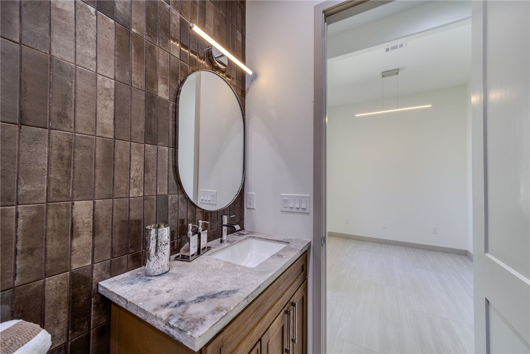 2379 E Paseo Mallorca