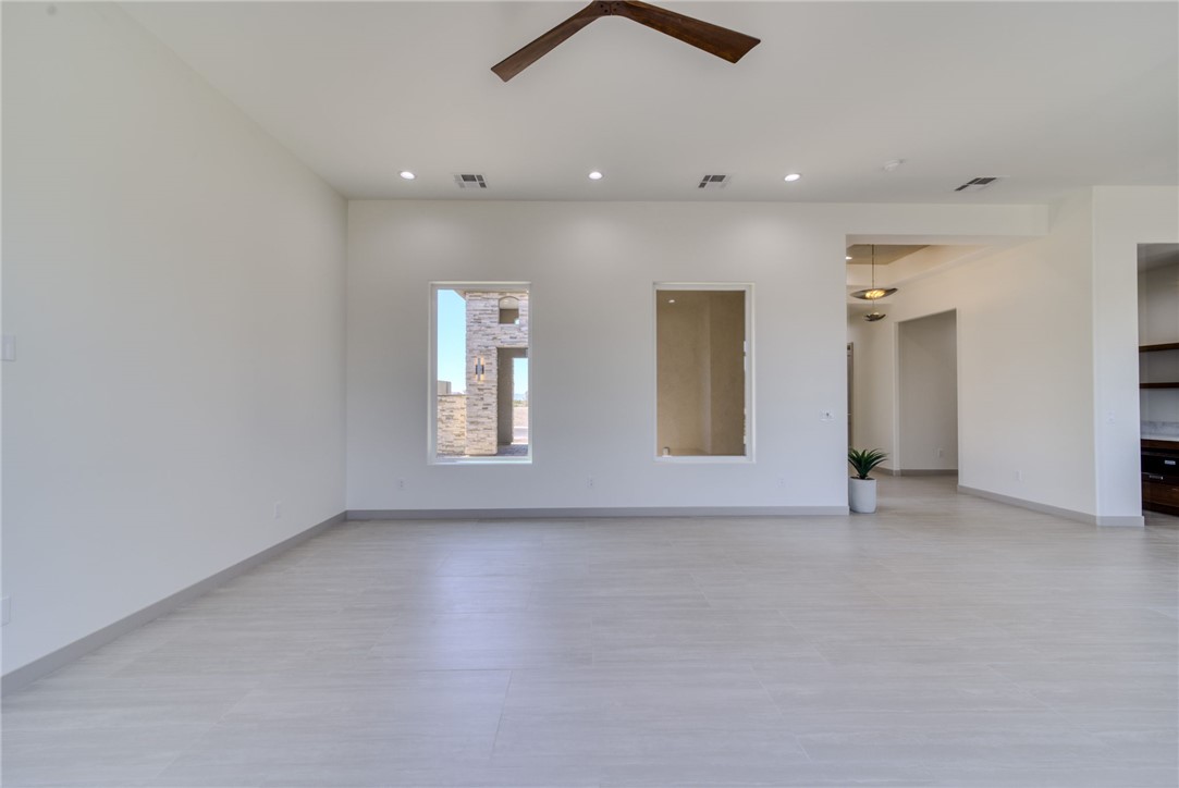 2379 E Paseo Mallorca