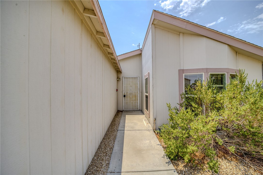 2572 E Sunrise Vista Boulevard