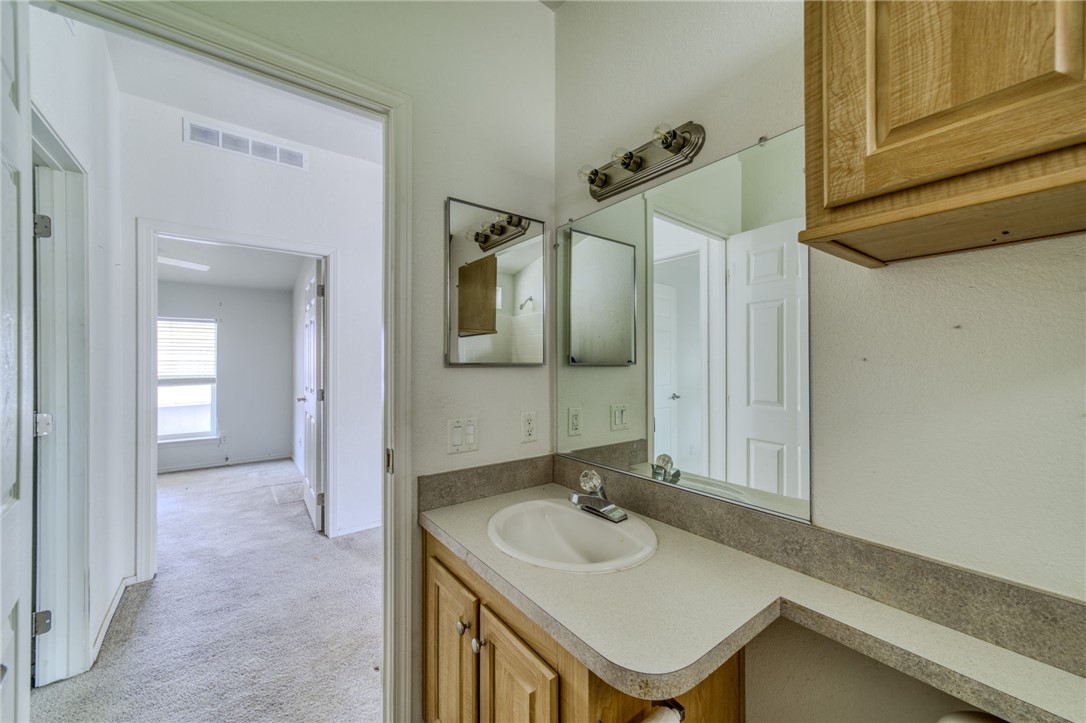 2572 E Sunrise Vista Boulevard