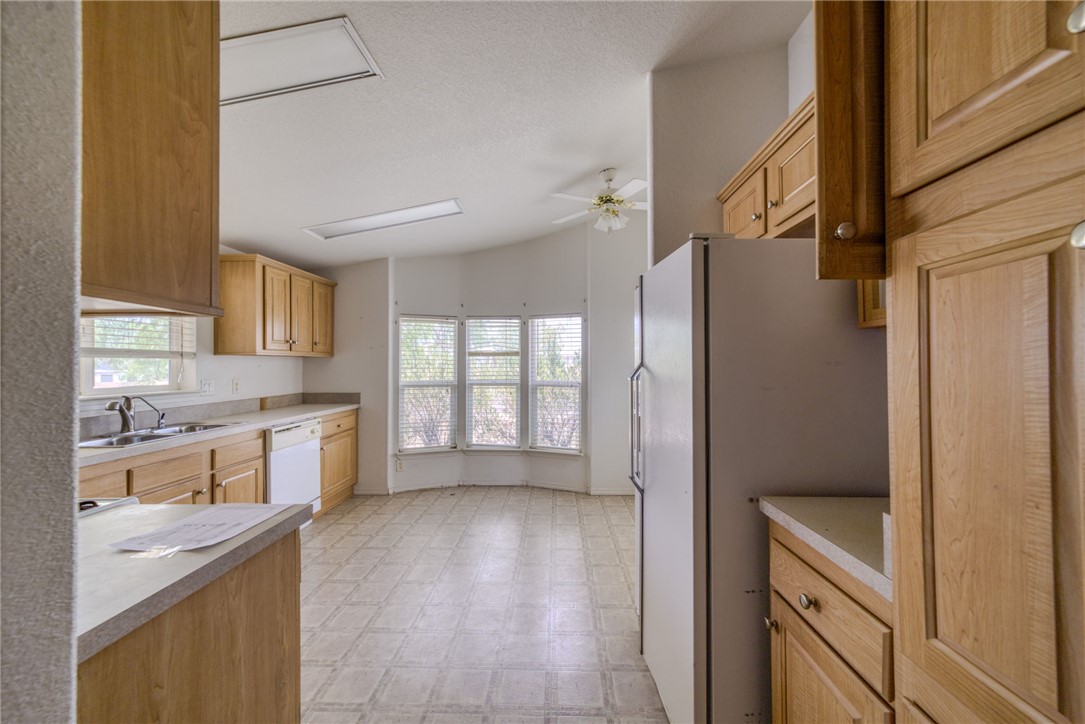 2572 E Sunrise Vista Boulevard