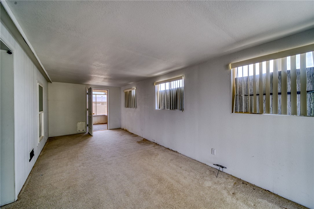 2572 E Sunrise Vista Boulevard