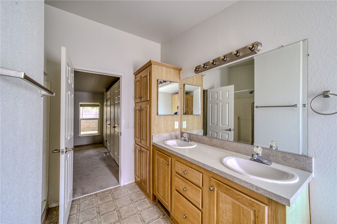 2572 E Sunrise Vista Boulevard