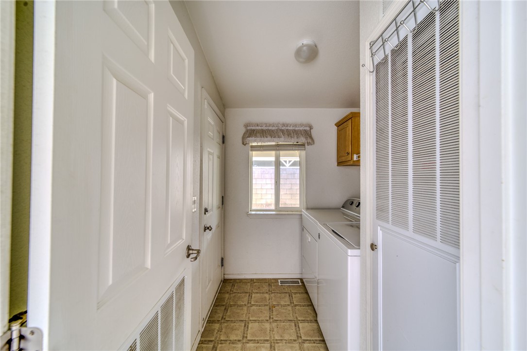2572 E Sunrise Vista Boulevard
