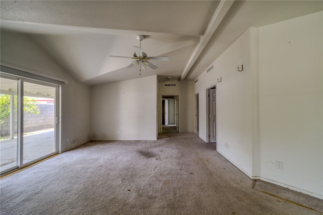 2572 E Sunrise Vista Boulevard