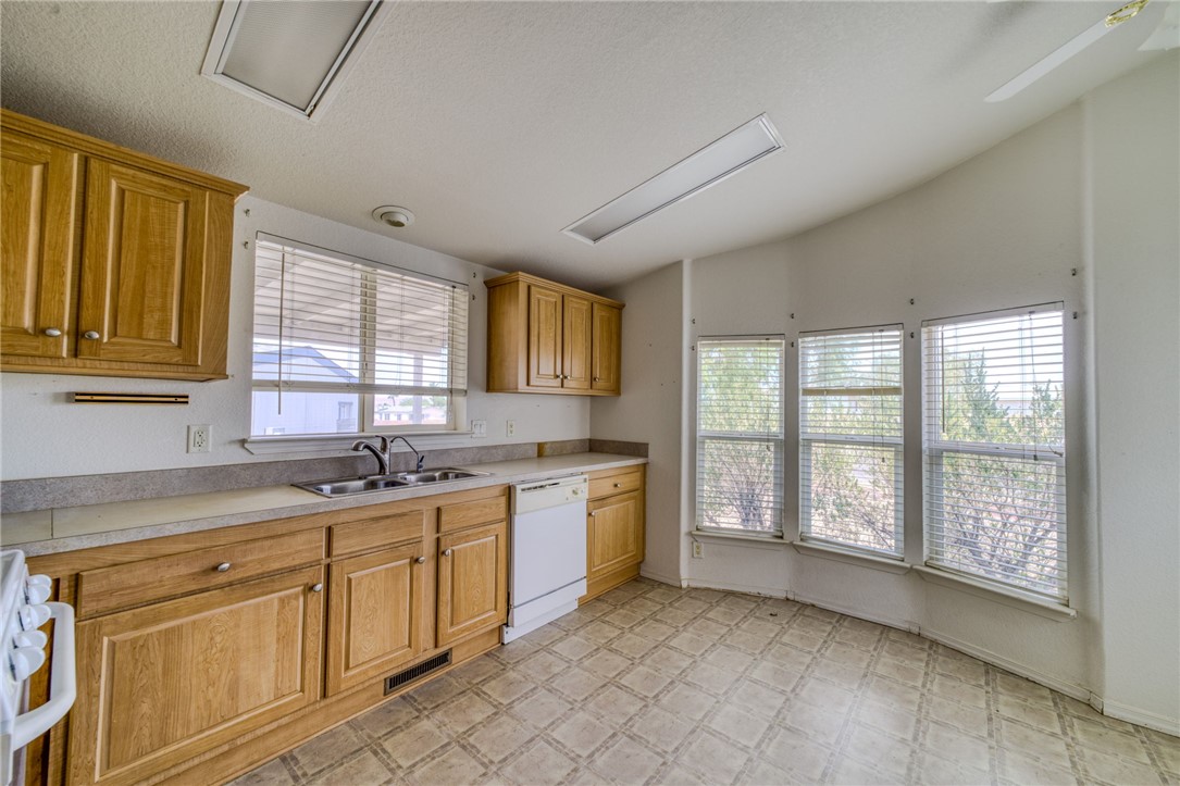 2572 E Sunrise Vista Boulevard