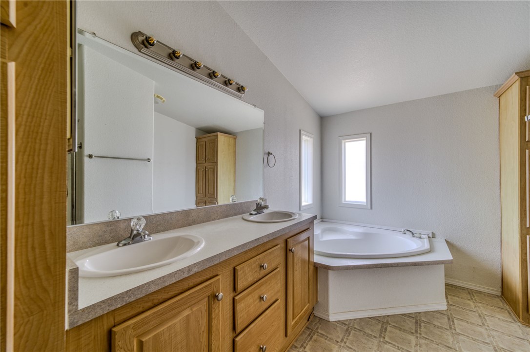 2572 E Sunrise Vista Boulevard