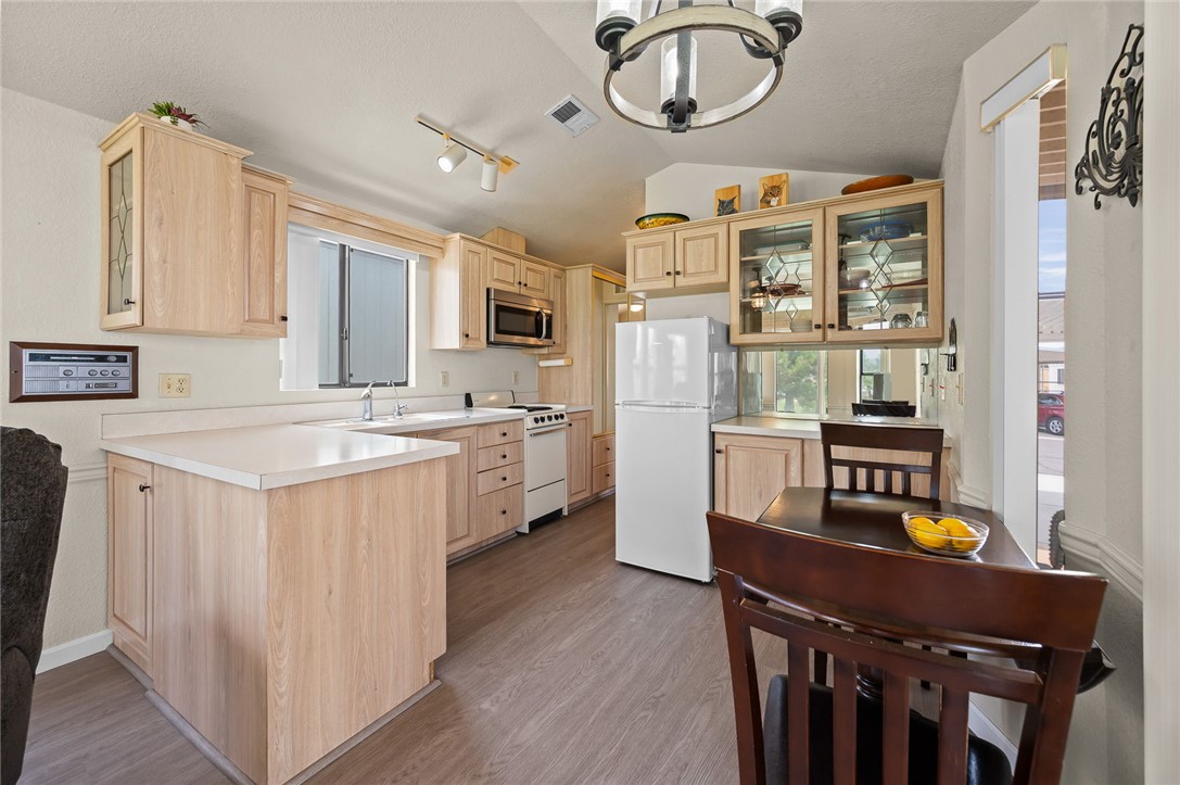 2000 Ramar Road 612