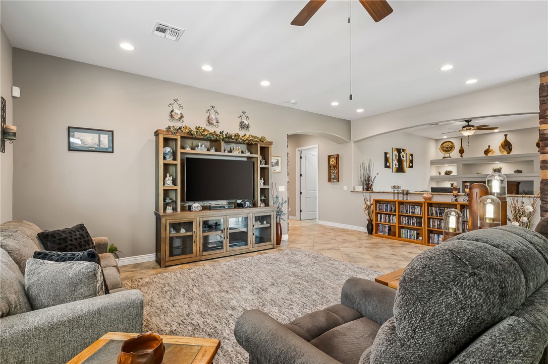 2130 E Calle Salamanca