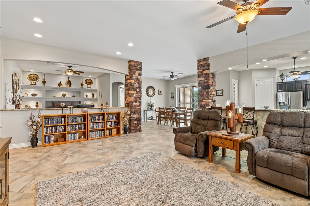 2130 E Calle Salamanca