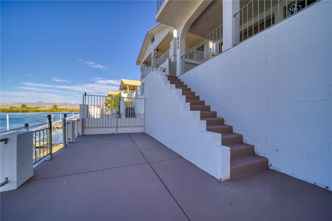 635 Riverfront Drive