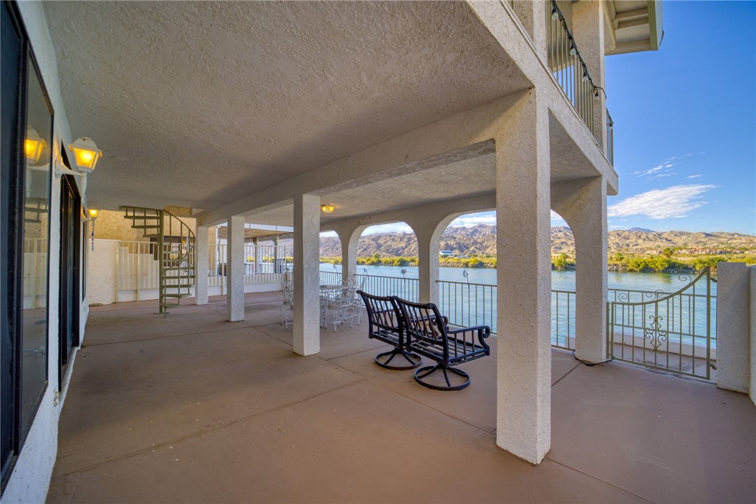 635 Riverfront Drive