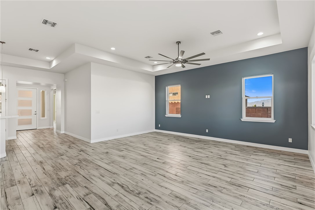 2027 E Lago Grande Court