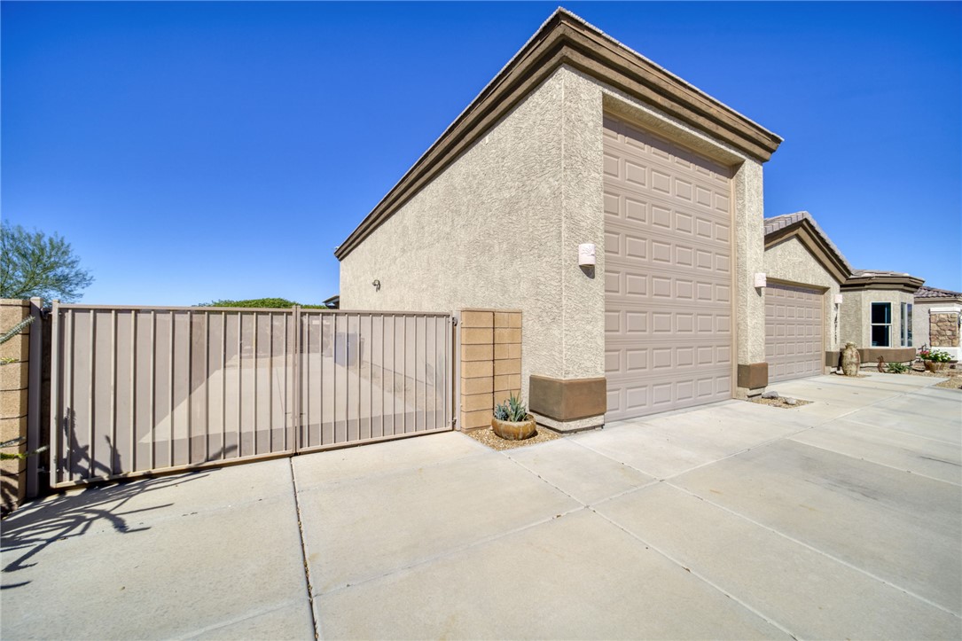 2717 Discovery Road