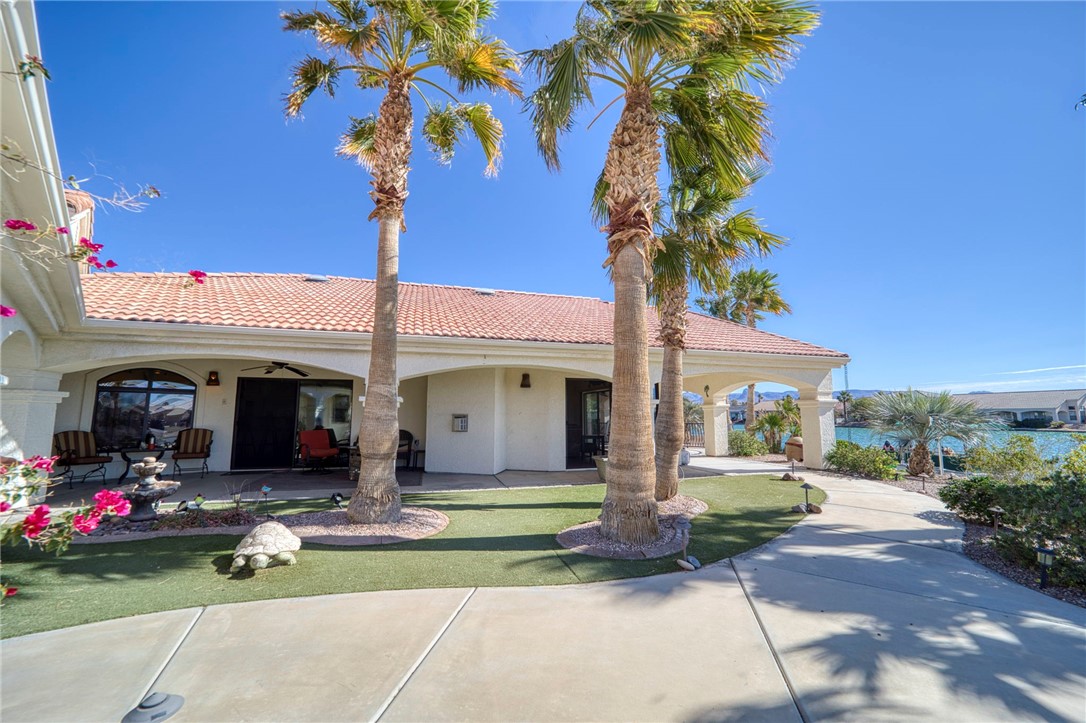 2062 E Lago Grande Cove