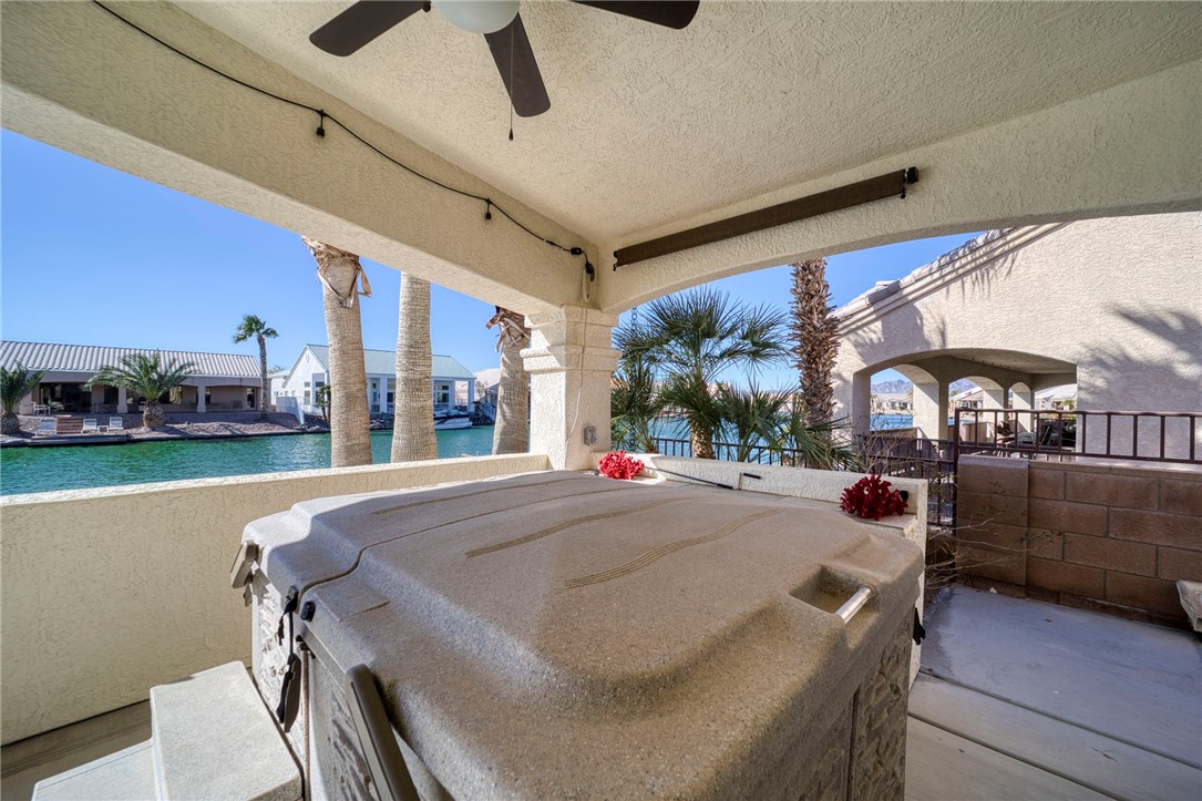 2062 E Lago Grande Cove