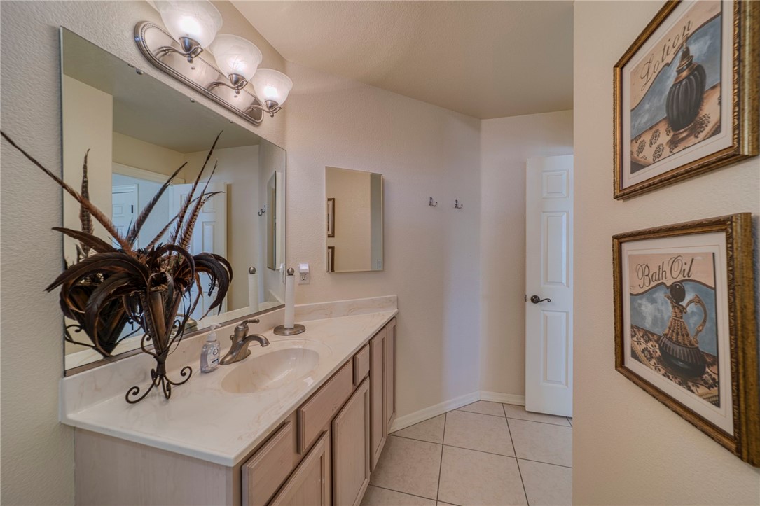 2062 E Lago Grande Cove
