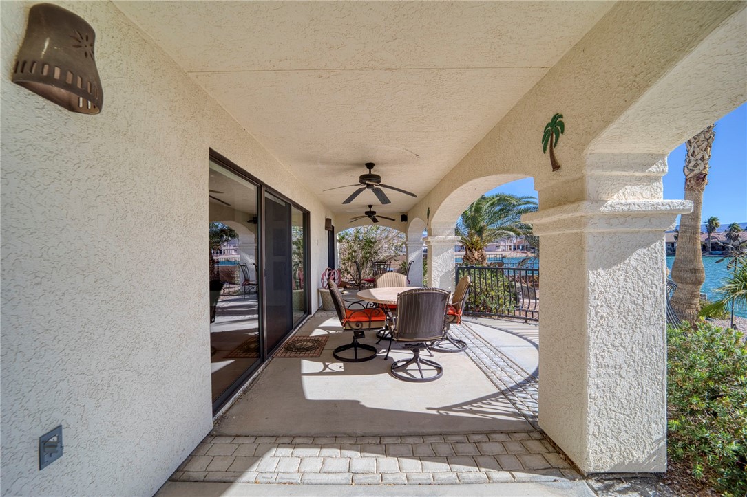 2062 E Lago Grande Cove