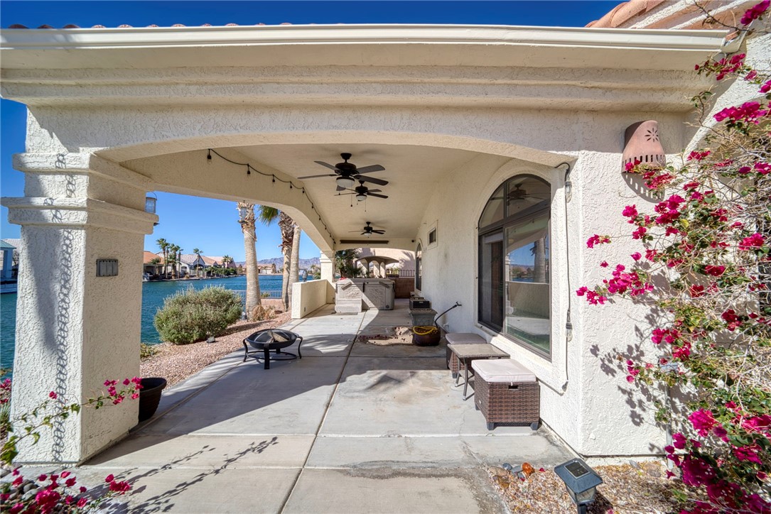 2062 E Lago Grande Cove