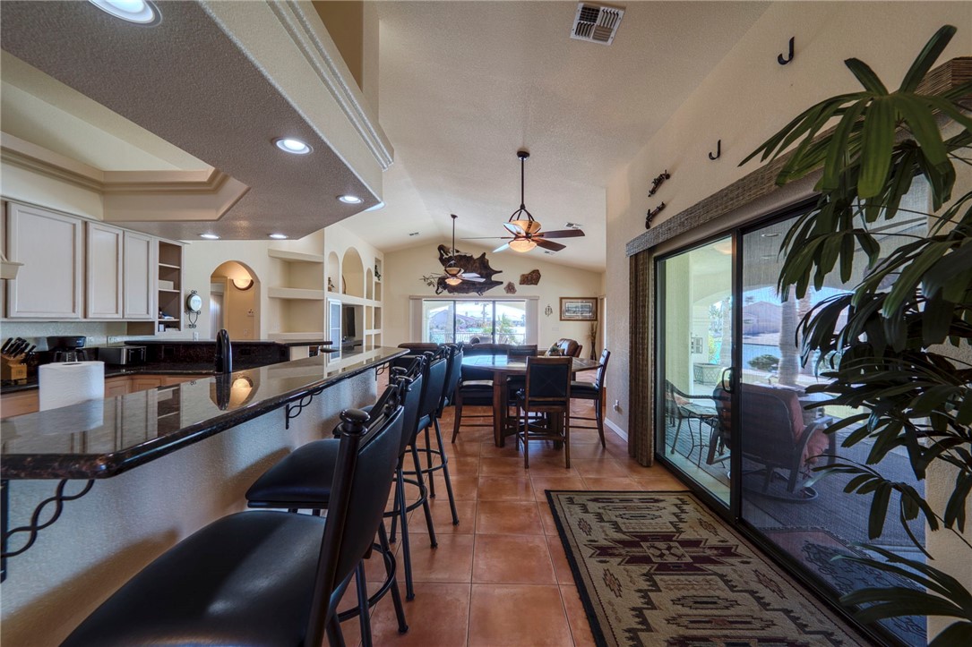 2062 E Lago Grande Cove