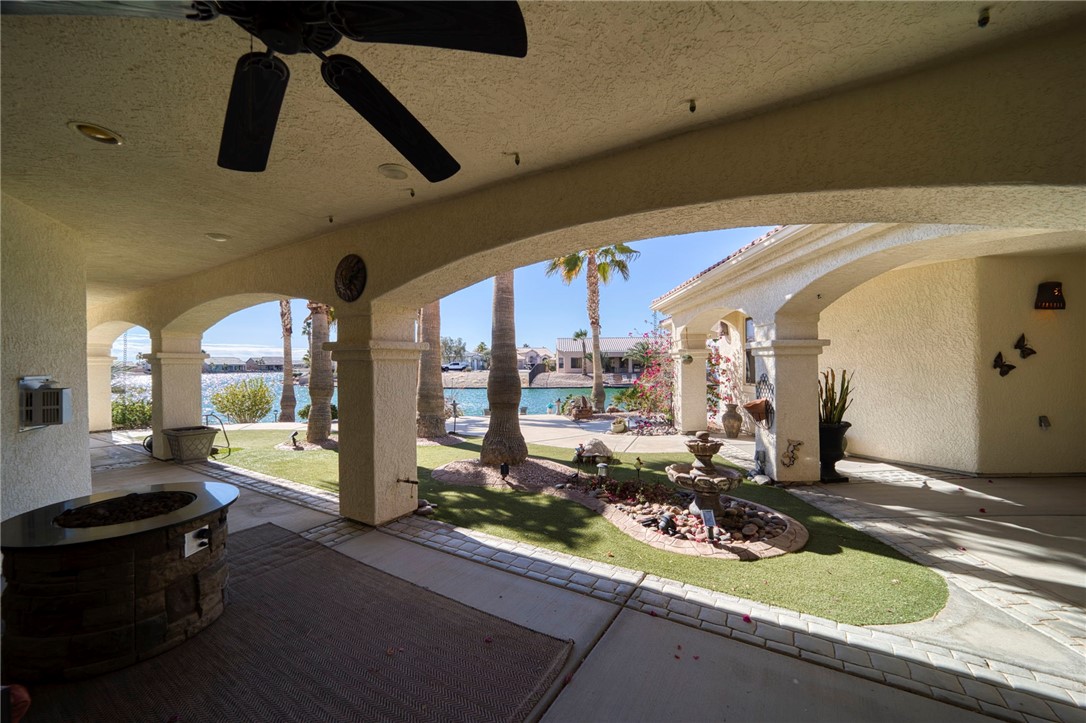 2062 E Lago Grande Cove