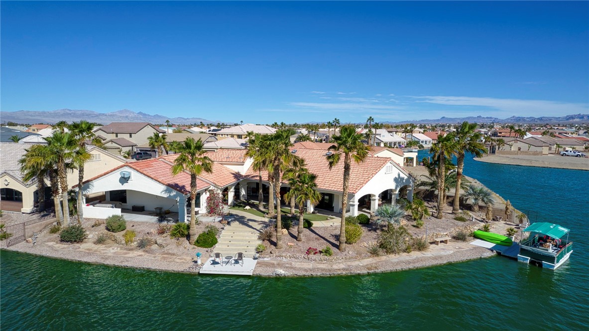 2062 E Lago Grande Cove