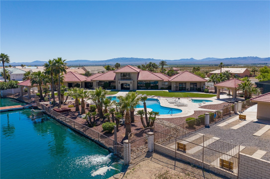 2062 E Lago Grande Cove
